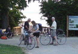 Uferweg an der Plattform