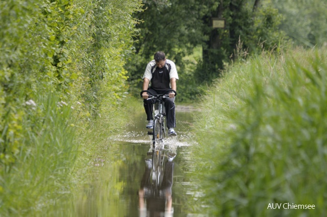 Uferweg &quot;unter Wasser&quot;