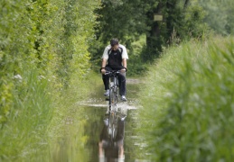 Uferweg &quot;unter Wasser&quot;