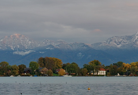 Fraueninsel im Herbst