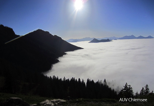 'nebliger' Blick von der Hochries  ...