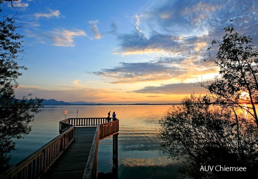 Abendstimmung mit Plattform