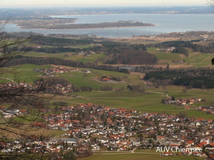 Blick auf den Chiemsee  ...