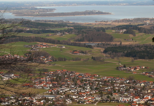 Blick auf den Chiemsee  ...