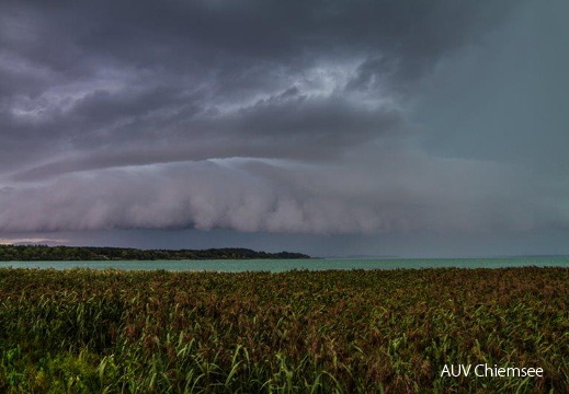 Unwetter vor Seebruck