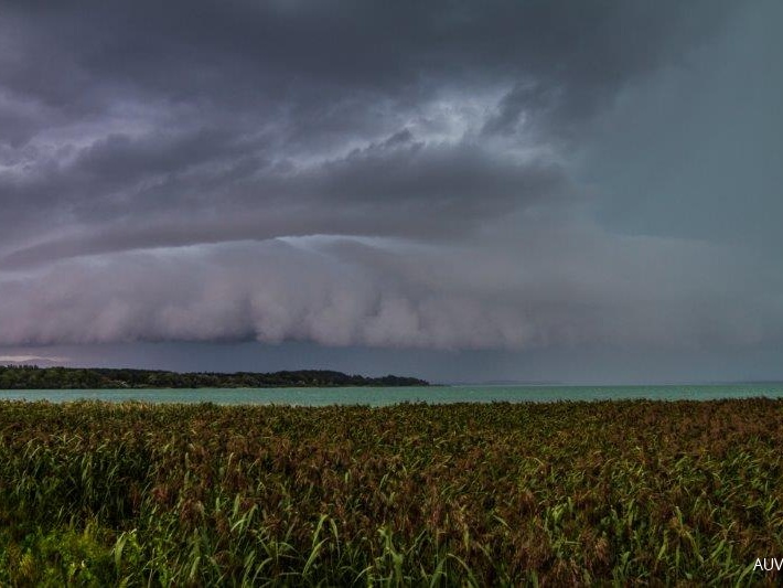 Unwetter vor Seebruck