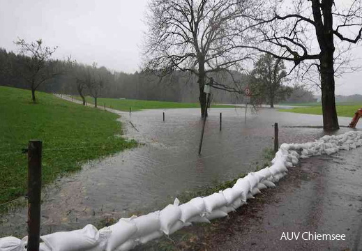 ein See entsteht  ...