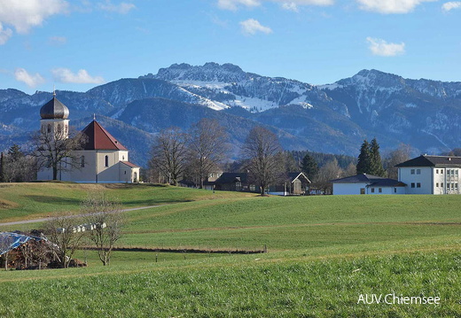 Kirche Christkönig mit Kampenwand