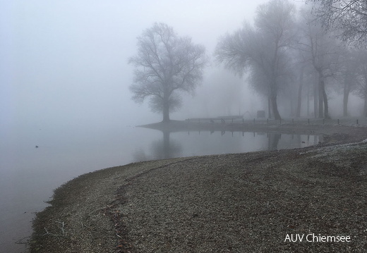 Am herbstlichen Badestrand