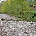 Trockenes Bachbett im Oberlauf