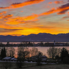 Morgenrot über der Fraueninsel