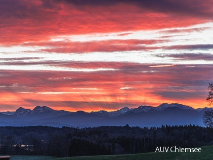 Mogenrot über dem Chiemgau