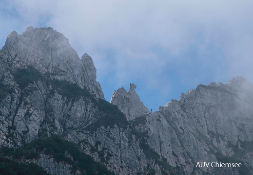 Kampenwand mit Kletterer
