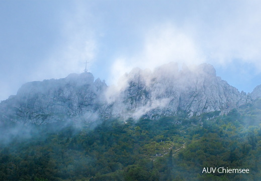 Kampenwand in Wolken