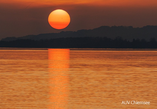 Saharastaub sorgt für prächtigen Sonnenuntergang