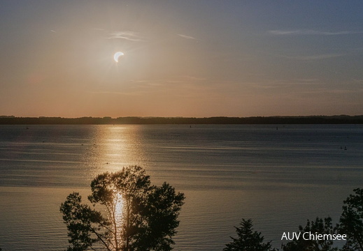 Beginn der Sonnenfinsternis