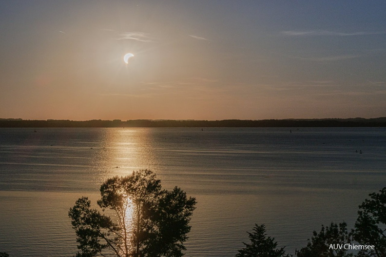 AktNatBeo-260812-ah-1-Beginn der Sonnenfinsternis.jpg